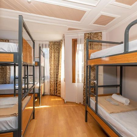 Taksim Wooden House Hostel Istambul Exterior foto