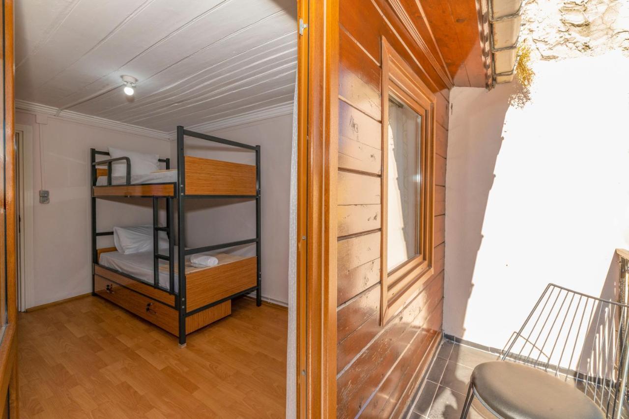Taksim Wooden House Hostel Istambul Exterior foto