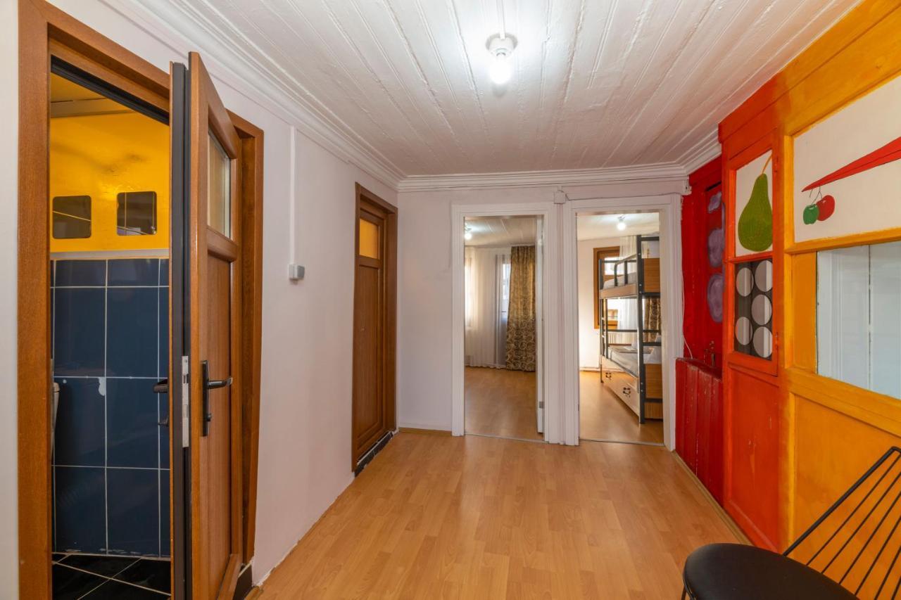 Taksim Wooden House Hostel Istambul Exterior foto