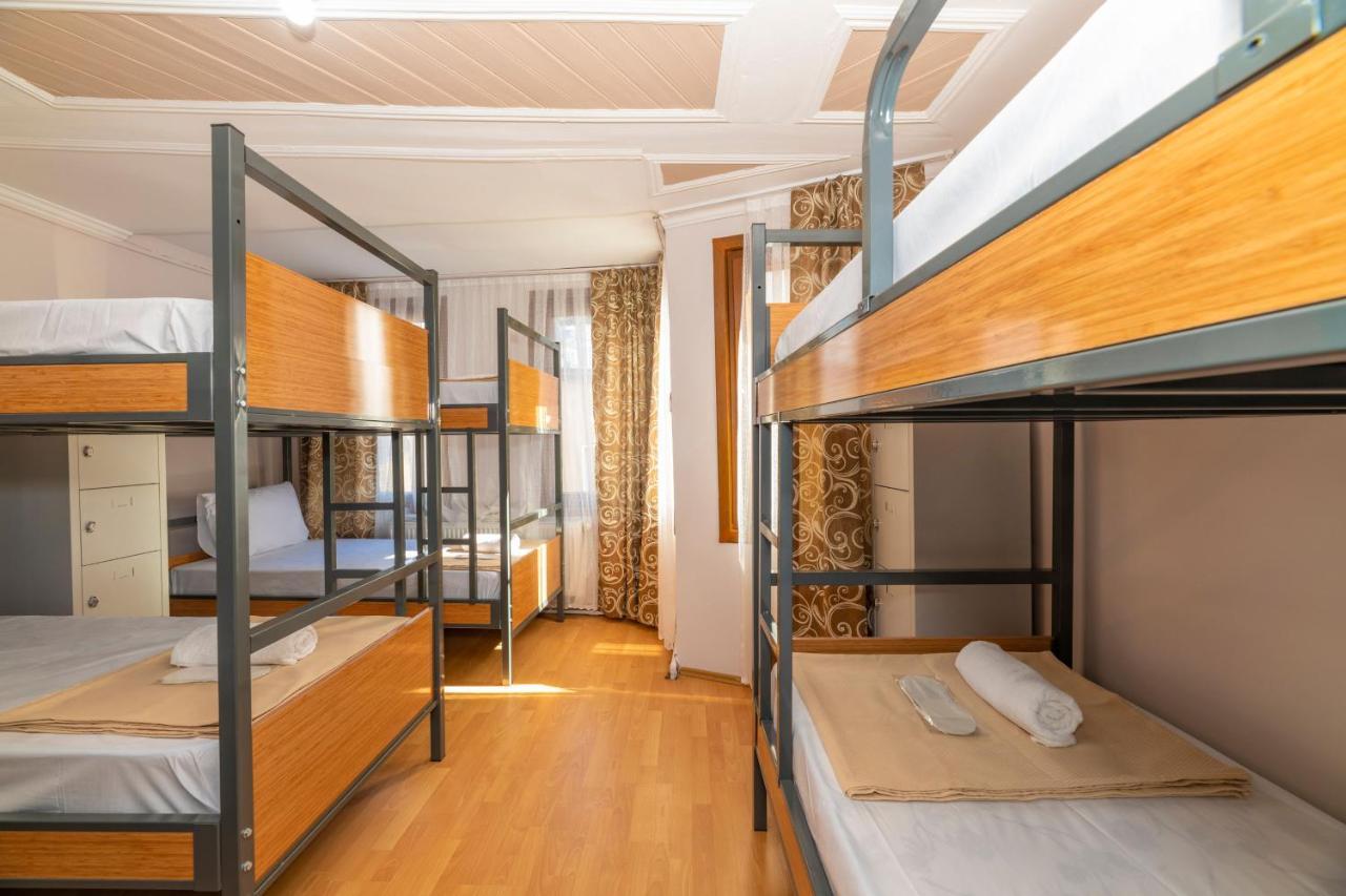 Taksim Wooden House Hostel Istambul Exterior foto